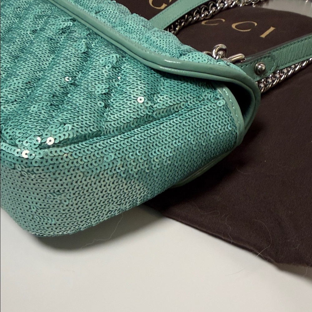 Gucci GG Marmont mini sequin shoulder bag in an aqua - Picture 4 of 8